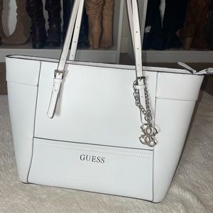WHITE GUESS PURSE